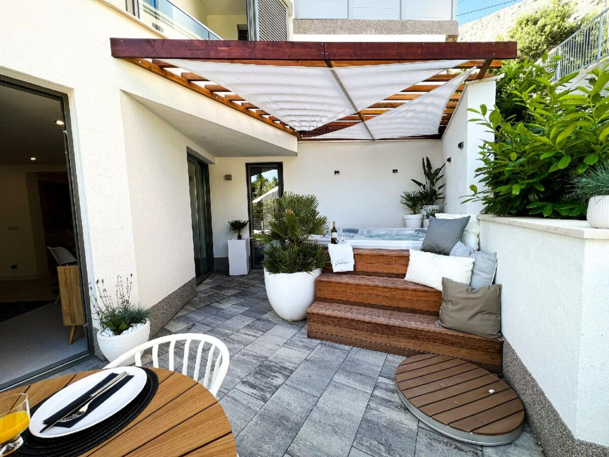 Villa Seaside Retreat for Friends in Omiš - Outdoor photo 4