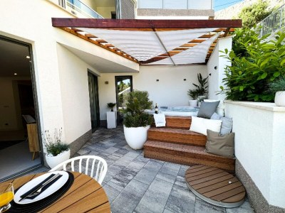 Villa Seaside Retreat for Friends in Omiš - Outdoor photo 4