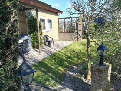 Holiday house Appealing bungalow with large garden - Outdoor photo 8