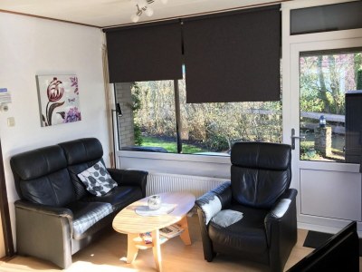 Holiday house Appealing bungalow with large garden - Features photo 22