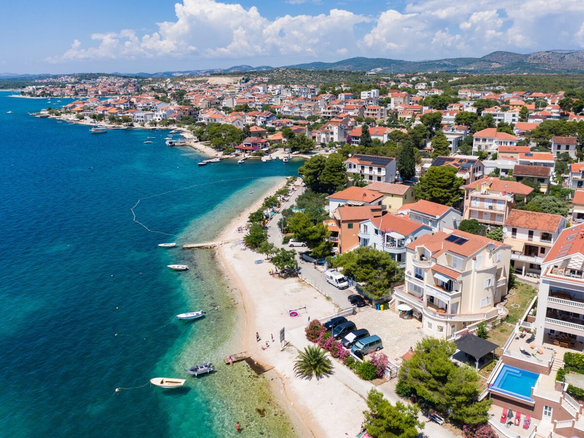 Apartment Two bedroom apartment near beach Brodarica, Šibenik A-15270-g - Outdoor photo 2