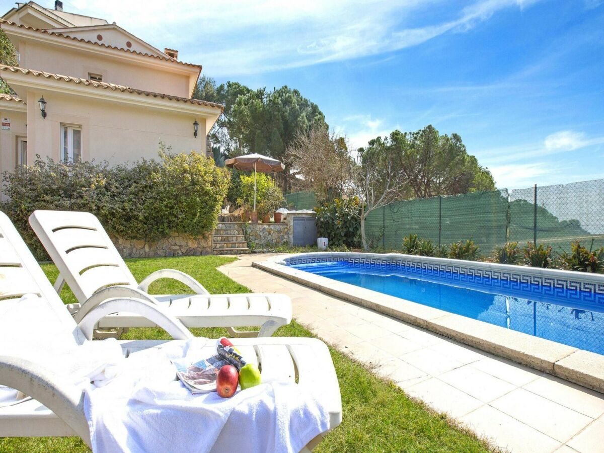 Villa Villa in Spain near Cala Canyelles Beach - Outdoor photo 2