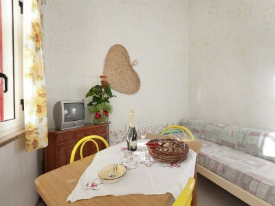 Apartment Mediterranean Holiday Home for 4 - Features photo 28