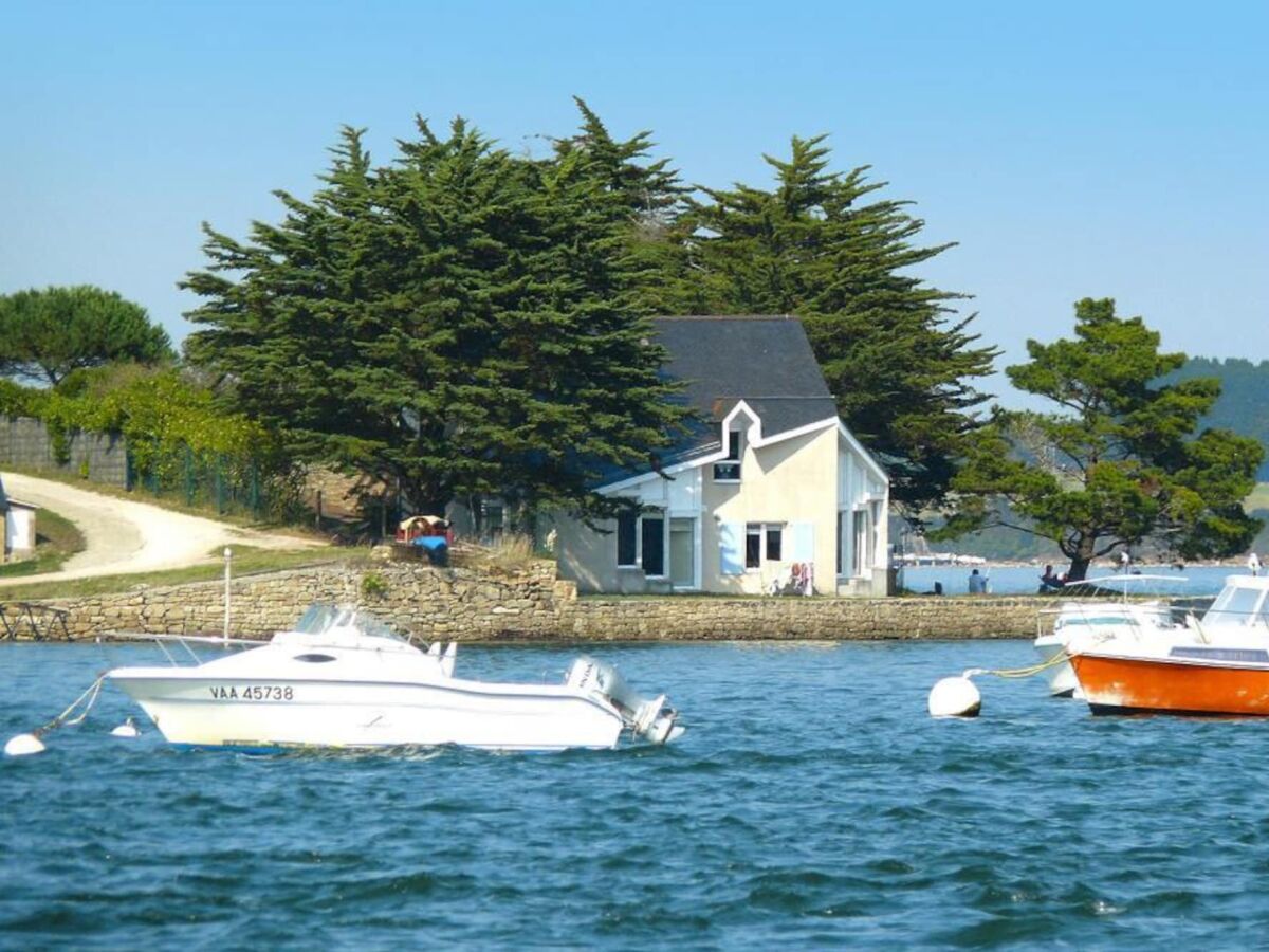 Holiday house Holiday Home in Morbihan with Sea Views