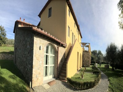 Farmhouse Apartment in Tuscany with Pool and Lucca Views - Features photo 42