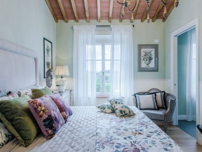 Villa Villa in Lucca with Pool and Scenic Views - Features photo 24