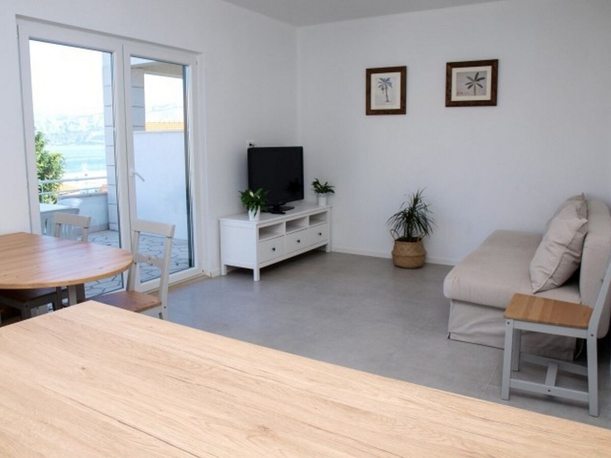 Apartment Two bedroom apartment with terrace and sea view Postira, Brač A-17323-d - Outdoor photo 4