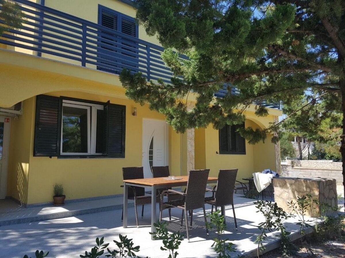 Apartment One bedroom apartment with terrace Vir - Torovi - Vir - Pedinka, Vir A-22373-b