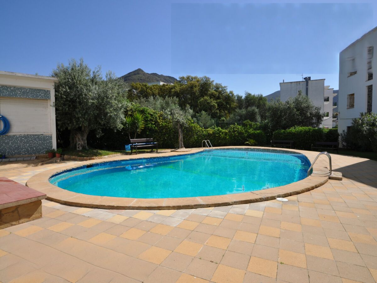 Apartment Apartment in Roses with Sea Views & Pool