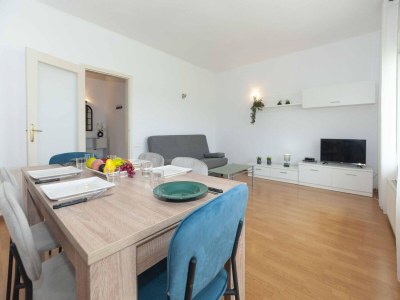Apartment Apartment in Roses with Sea Views & Pool - Features photo 14