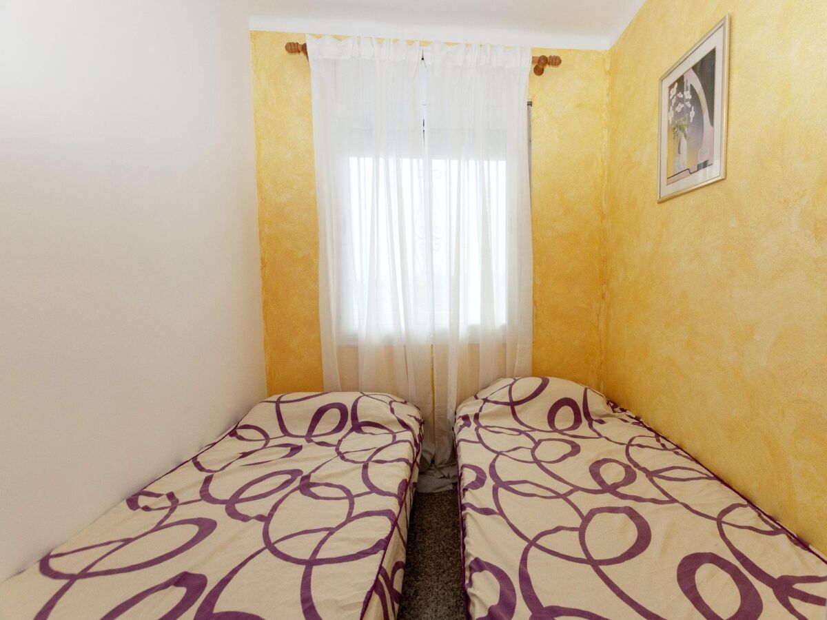Apartment Apartment in Roses near Santa Margarita Beach - Features photo 5