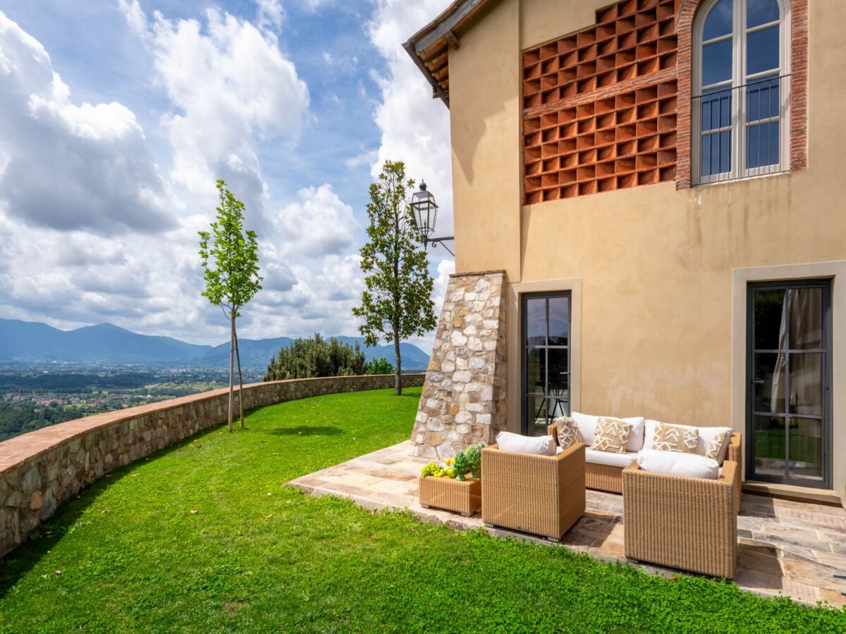 Villa Luxusvilla mit 10 Schlafzimmern in Lucca