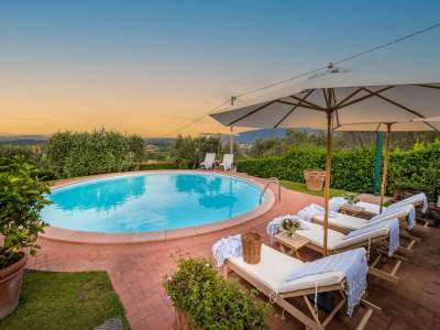 Villa Villa in Tuscany with Pool and Scenic Views - Outdoor photo 12