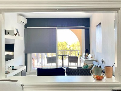 Apartment Elegant Apartment Stay Near Sea - Features photo 21