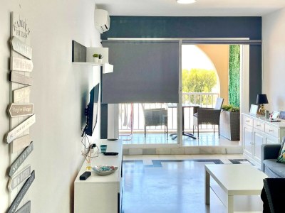 Apartment Elegant Apartment Stay Near Sea - Features photo 30