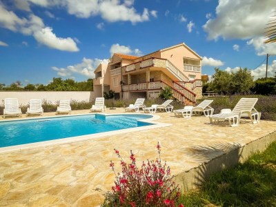 Holiday house Quiet 5 Bedroom Villa near Biograd in Polača - Holiday house