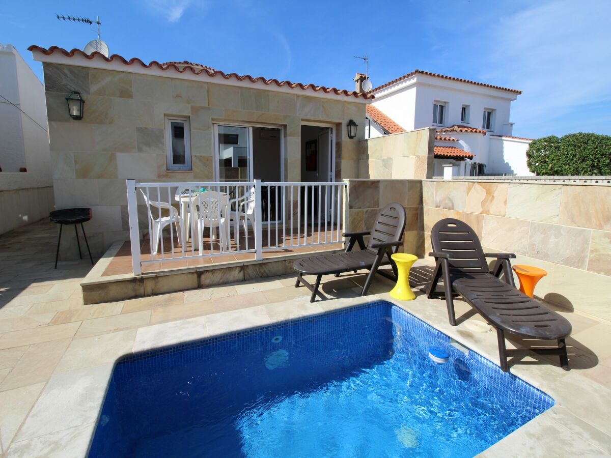 Villa Villa in Empuriabrava mit privatem Pool