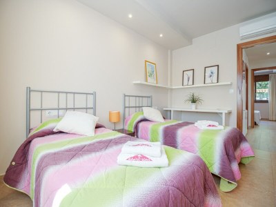 Villa Villa in Empuriabrava with Pool & Boat Mooring - Features photo 18