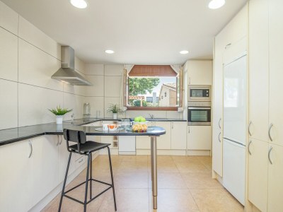 Villa Villa in Empuriabrava with Pool & Boat Mooring - Features photo 28