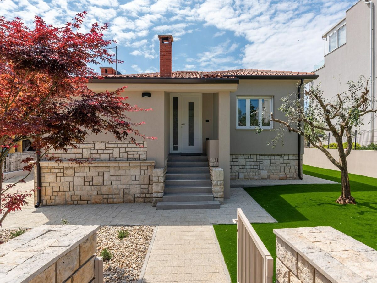 Holiday house Stylish Umag Villa Just 200 m from the Sea