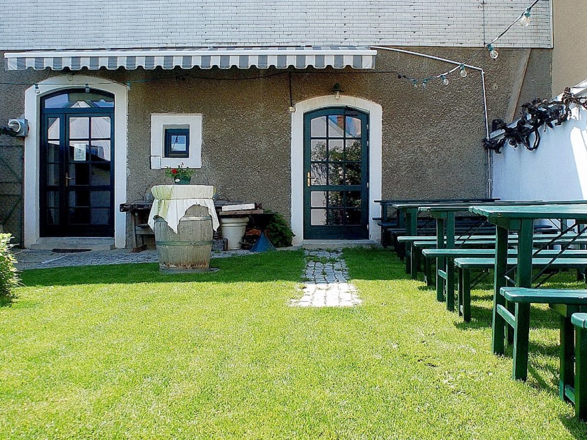 Holiday apartment 2 Weingut Hauerhof 99 - Outdoor photo 4