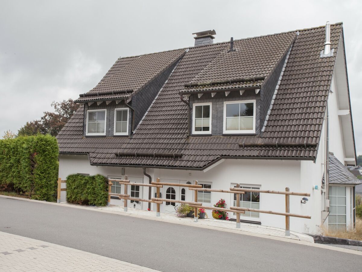 Apartment Moderne Wohnung über zwei Etagen in Winterberg - Outdoor photo 2