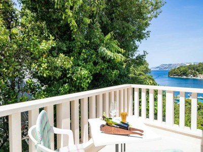 Apartment Apartments & Rooms Mara & Petrunjela - One Bedroom Apartment with Balcony and Sea View - Outdoor photo 4