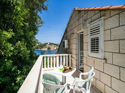 Apartment Apartments & Rooms Mara & Petrunjela - One Bedroom Apartment with Balcony and Sea View - Outdoor photo 7