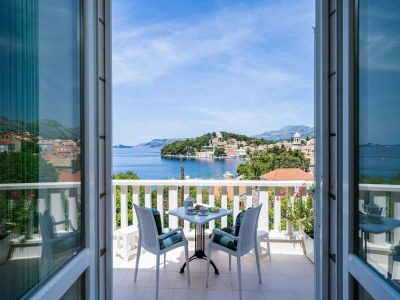 Apartment Apartments & Rooms Mara & Petrunjela - Double or Twin Room with Sea View - Outdoor photo 9