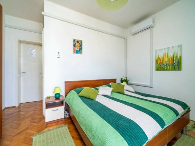 Apartment Apartments & Rooms Mara & Petrunjela - Double or Twin Room with Sea View - Features photo 23