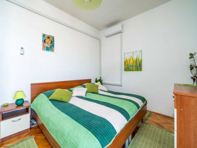 Apartment Apartments & Rooms Mara & Petrunjela - Double or Twin Room with Sea View - Features photo 25