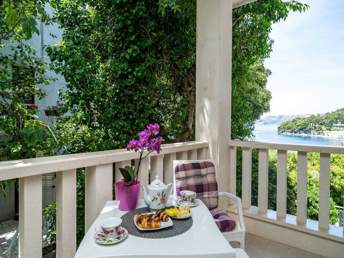 Apartment Apartments & Rooms Mara & Petrunjela - Deluxe Double Room with Sea View - Outdoor photo 2