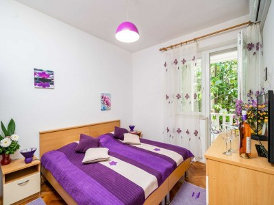 Apartment Apartments & Rooms Mara & Petrunjela - Deluxe Double Room with Sea View - Features photo 21