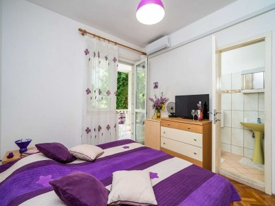 Apartment Apartments & Rooms Mara & Petrunjela - Deluxe Double Room with Sea View - Features photo 23