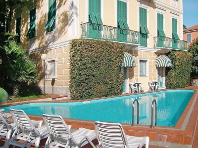 Holiday park Apartment in Imperia near Watersports - Outdoor photo 9