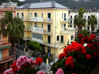 Apartment Relaxed Coastal Stay in Pietra Ligure - Outdoor photo 7