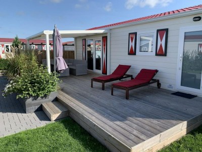 Chalet 4 person chalet on family park in Veere in Serooskerke - Chalet
