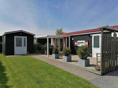Chalet 4 person chalet on family park in Veere in Serooskerke - Chalet