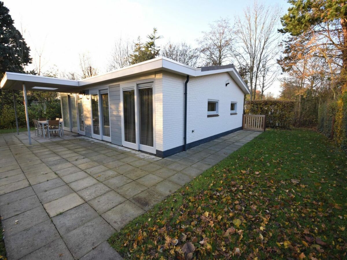 Bungalow House in Oostkapelle near Sandy Beach