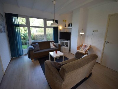 Bungalow 6-person holiday bungalow in Oostkapelle - Outdoor photo 6