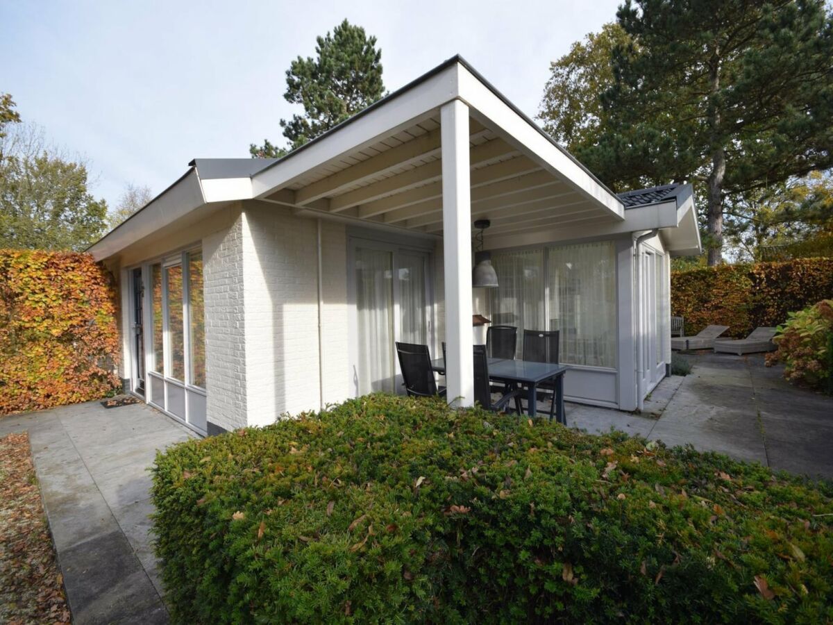Bungalow 7-person vacation bungalow in Oostkapelle - Outdoor photo 2