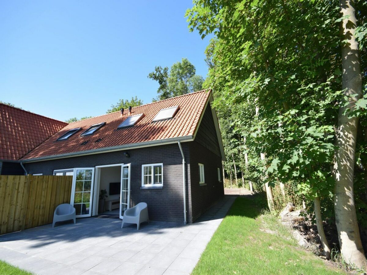 Villa 4-person semi-detached holiday home in Oostkapelle - Outdoor photo 3
