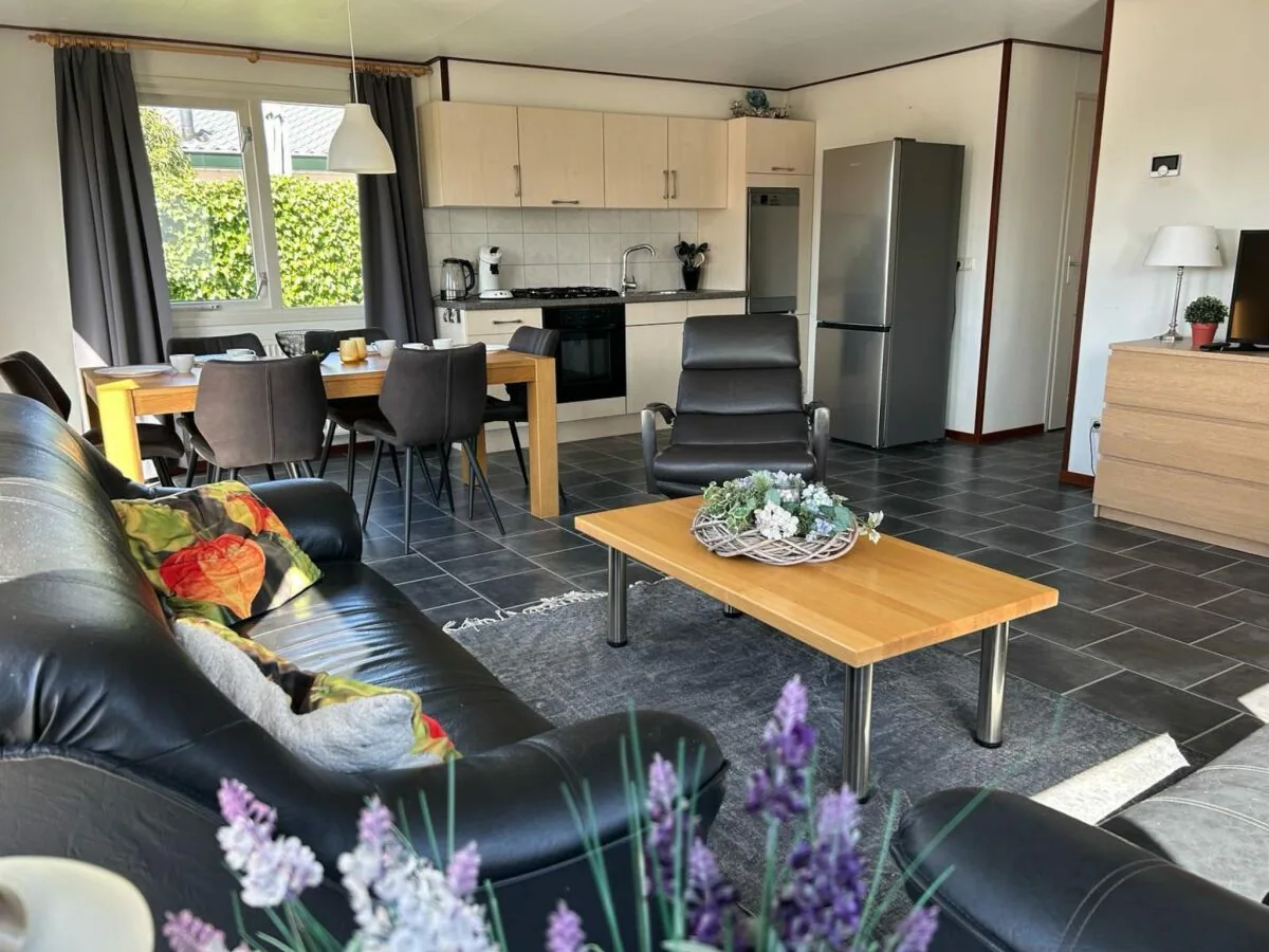 Chalet 6-person holiday chalet in Sint-Annaland - Outdoor photo 2