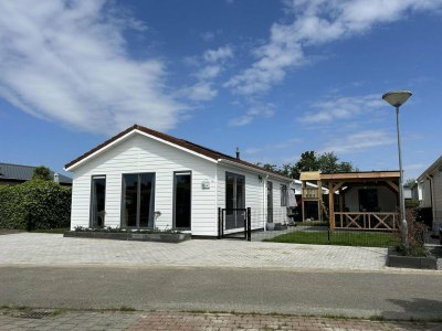 Chalet 6-person holiday chalet in Sint-Annaland in Sint-Annaland - Chalet