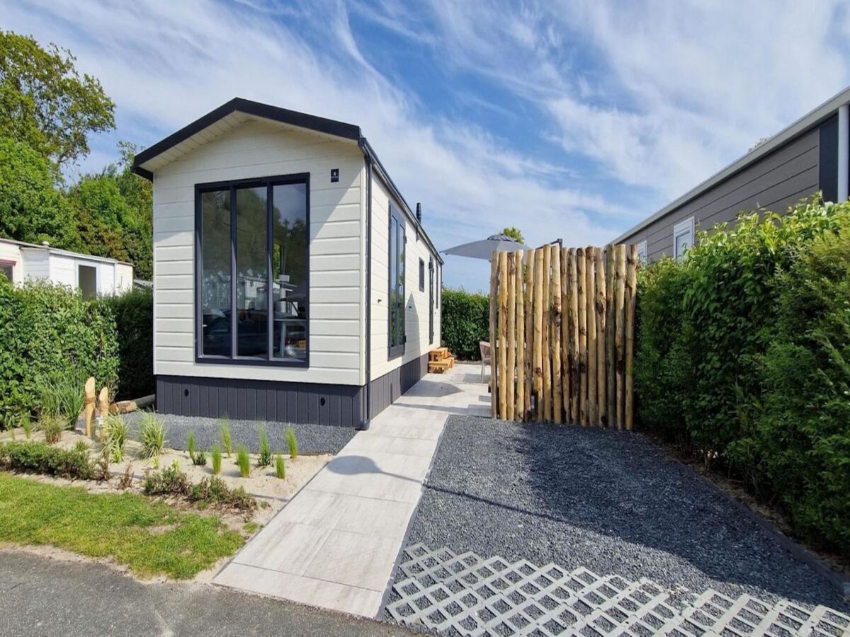 Chalet 4-person chalet at Julianahoeve in Renesse - Outdoor photo 2