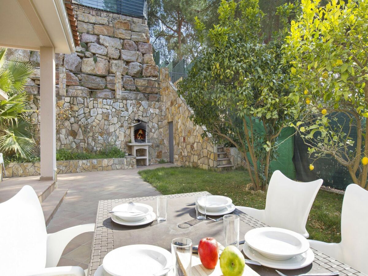 Villa Villa in Lloret de Mar with Pool & Sea Views - Outdoor photo 3