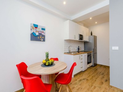Apartment Apartment Moon River - Two-Bedroom Apartment with Terrace - Features photo 9