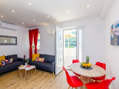 Apartment Apartment Moon River - Two-Bedroom Apartment with Terrace - Features photo 18