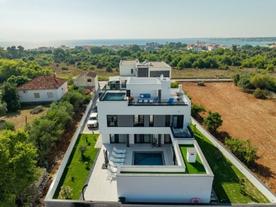 Villa Villa Elena with two pools and spa in Zaton - Villa