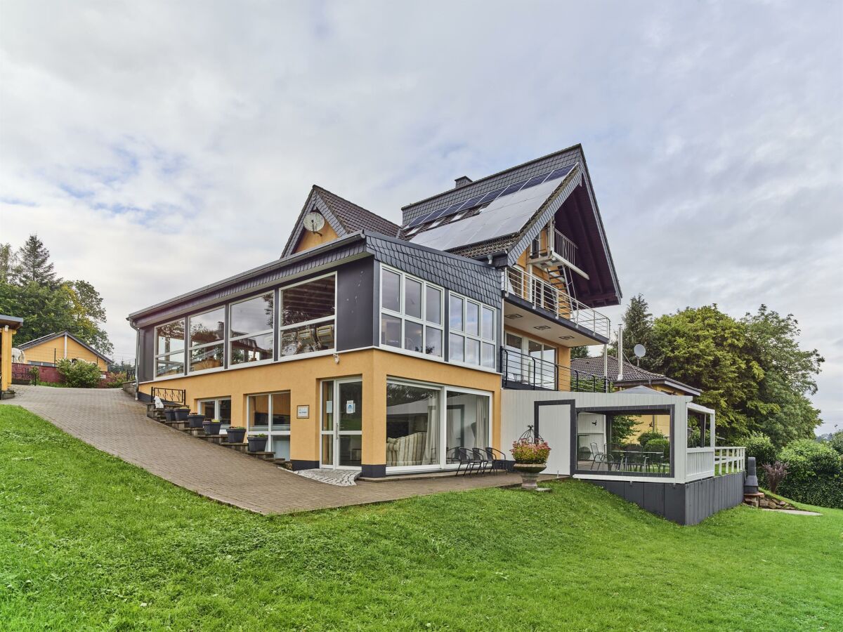 Apartment 10-Bett-Haus Eifelsonne